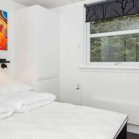 Vakantiehuis Two-bedroom Holiday In 27