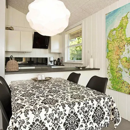 Two-bedroom Holiday In 27 Vakantiehuis Blåvand